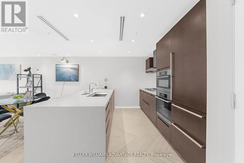 2104 - 180 University Avenue, Toronto, ON - Indoor Photo Showing Kitchen