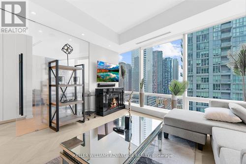 2104 - 180 University Avenue, Toronto, ON - Indoor