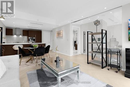 2104 - 180 University Avenue, Toronto, ON - Indoor