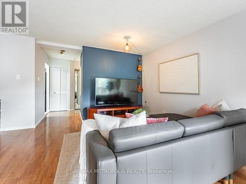 301 - 80 Charles Street E, Toronto, ON - Indoor Photo Showing Living Room