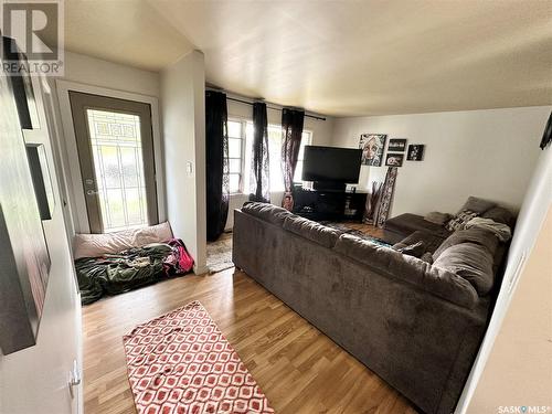 223 4Th Street, Weyburn, SK - Indoor