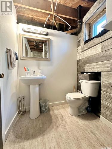 223 4Th Street, Weyburn, SK - Indoor Photo Showing Bathroom