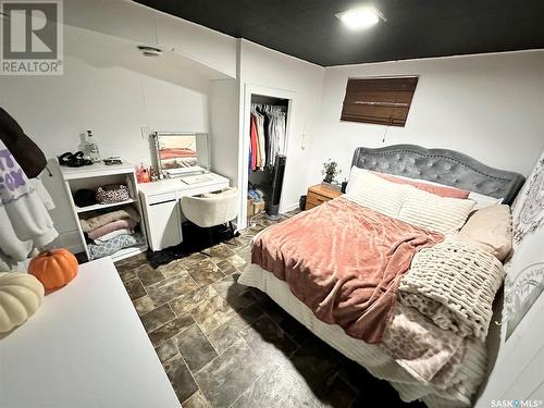 223 4Th Street, Weyburn, SK - Indoor Photo Showing Bedroom