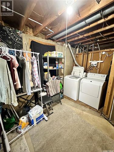 223 4Th Street, Weyburn, SK - Indoor Photo Showing Laundry Room