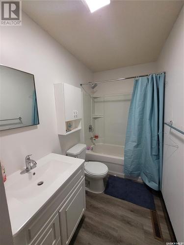 703 3Rd Street E, Meadow Lake, SK - Indoor Photo Showing Bathroom