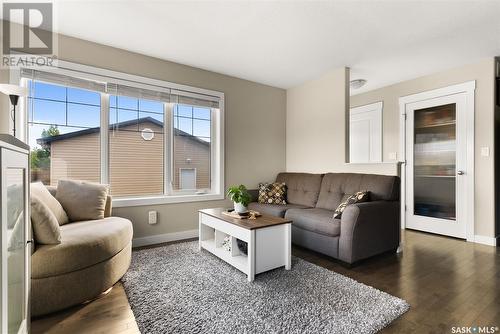 3302 Green Moss Lane, Regina, SK - Indoor Photo Showing Living Room