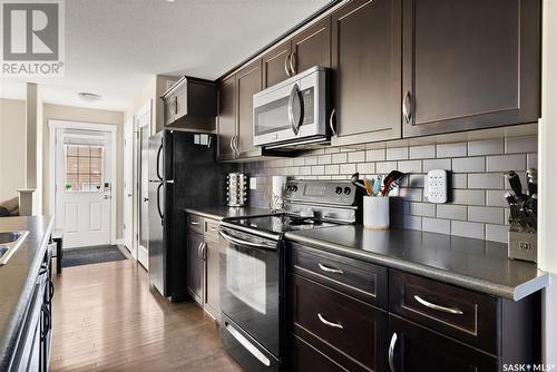 3302 Green Moss Lane, Regina, SK - Indoor Photo Showing Kitchen