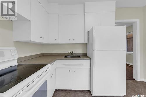 317 Y Avenue S, Saskatoon, SK - Indoor Photo Showing Kitchen