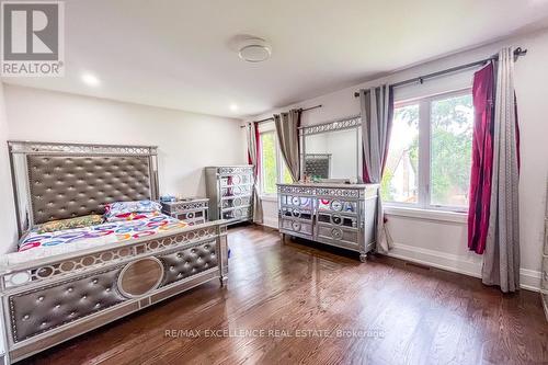 721 Midland Avenue E, Toronto, ON - Indoor Photo Showing Bedroom