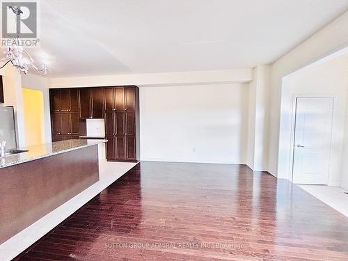 10587 Woodbine Avenue, Markham, ON - Indoor Photo Showing Kitchen