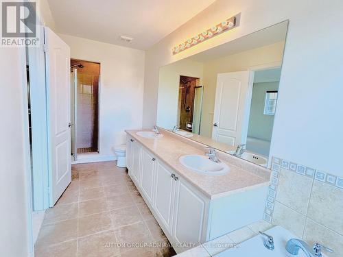 10587 Woodbine Avenue, Markham, ON - Indoor Photo Showing Bathroom