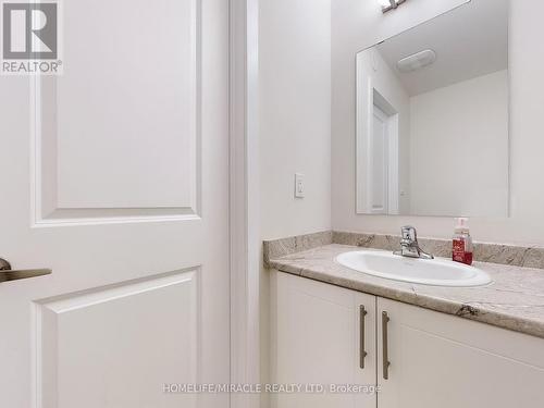 41 Kintall Way, Vaughan, ON - Indoor Photo Showing Bathroom