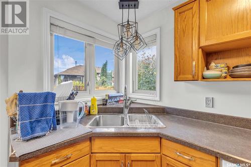 742 Cowley Road, Saskatoon, SK - Indoor Photo Showing Kitchen With Double Sink