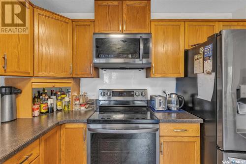 742 Cowley Road, Saskatoon, SK - Indoor Photo Showing Kitchen