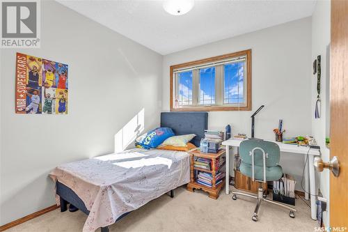 742 Cowley Road, Saskatoon, SK - Indoor Photo Showing Bedroom