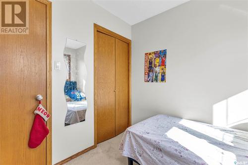 742 Cowley Road, Saskatoon, SK - Indoor Photo Showing Bedroom