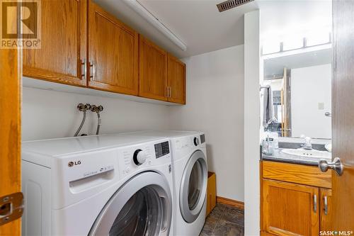 742 Cowley Road, Saskatoon, SK - Indoor Photo Showing Laundry Room