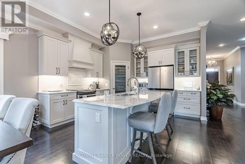 1580 Moe Norman Place, London, ON - Indoor Photo Showing Kitchen With Upgraded Kitchen