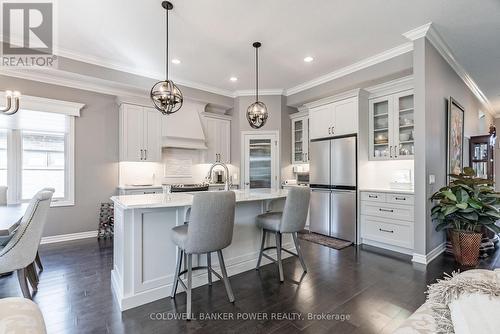 1580 Moe Norman Place, London, ON - Indoor Photo Showing Kitchen With Upgraded Kitchen