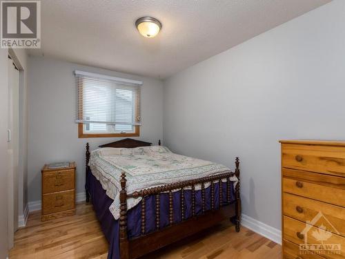 27 Shouldice Crescent, Kanata, ON - Indoor Photo Showing Bedroom