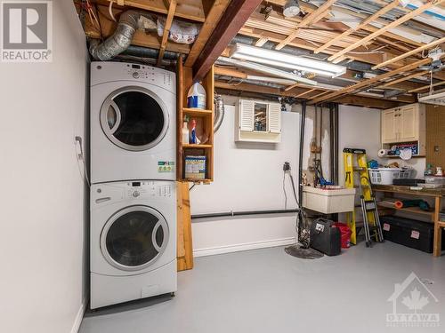 27 Shouldice Crescent, Kanata, ON - Indoor Photo Showing Laundry Room