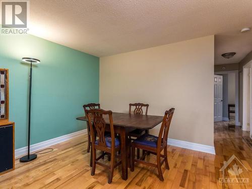 27 Shouldice Crescent, Kanata, ON - Indoor Photo Showing Dining Room