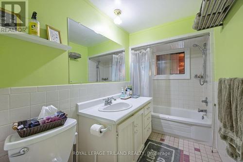 21 Balaclava Street, St. Thomas, ON - Indoor Photo Showing Bathroom