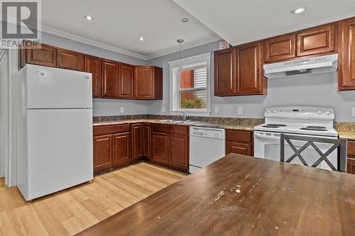 76 Topsail Road, St.John'S, NL - Indoor Photo Showing Kitchen