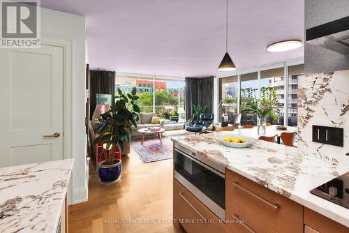 505 - 190 St George Street, Toronto, ON - Indoor Photo Showing Kitchen