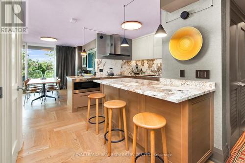 505 - 190 St George Street, Toronto, ON - Indoor Photo Showing Kitchen With Upgraded Kitchen