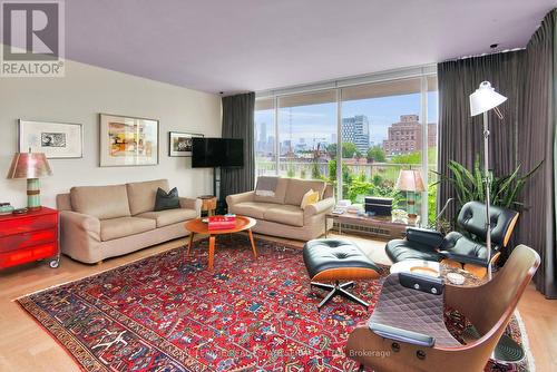 505 - 190 St George Street, Toronto, ON - Indoor Photo Showing Living Room