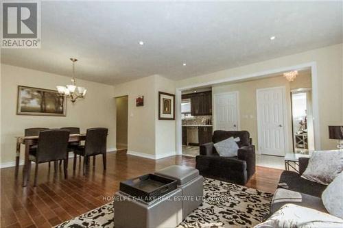 52 Peace Drive, Toronto, ON - Indoor Photo Showing Living Room