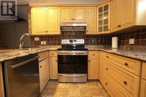 11 Henrietta Ave, Sault Ste. Marie, ON - Indoor Photo Showing Kitchen