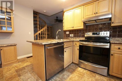 11 Henrietta Ave, Sault Ste. Marie, ON - Indoor Photo Showing Kitchen