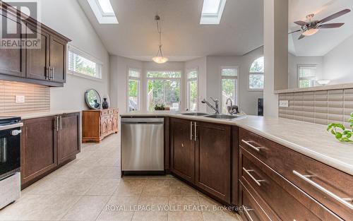 418 Westcroft Drive, Waterloo, ON - Indoor Photo Showing Kitchen With Stainless Steel Kitchen With Double Sink