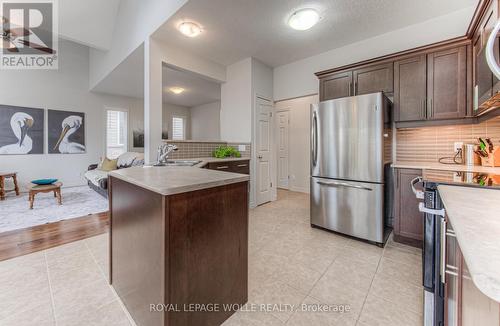 418 Westcroft Drive, Waterloo, ON - Indoor Photo Showing Kitchen With Stainless Steel Kitchen