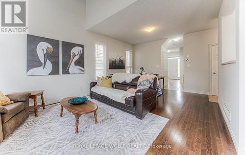 418 Westcroft Drive, Waterloo, ON - Indoor Photo Showing Living Room