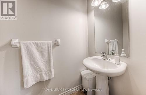 418 Westcroft Drive, Waterloo, ON - Indoor Photo Showing Bathroom