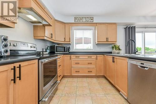 89 Law Drive, Guelph, ON - Indoor Photo Showing Kitchen With Stainless Steel Kitchen