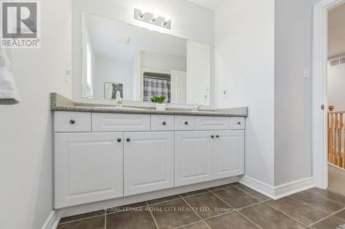 89 Law Drive, Guelph, ON - Indoor Photo Showing Bathroom