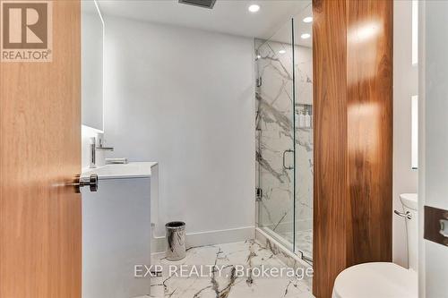 11 Crestwood Drive, Barrie, ON - Indoor Photo Showing Bathroom