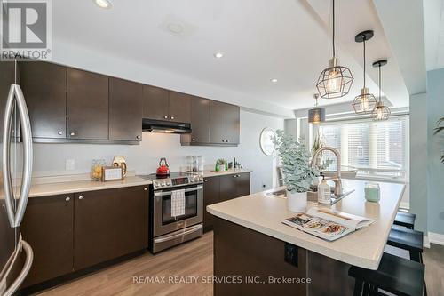 48 Betterton Crescent, Brampton, ON - Indoor Photo Showing Kitchen With Upgraded Kitchen