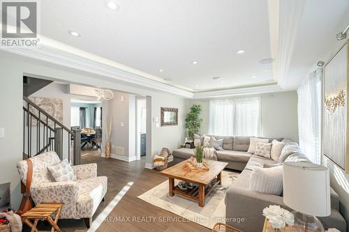 48 Betterton Crescent, Brampton, ON - Indoor Photo Showing Living Room