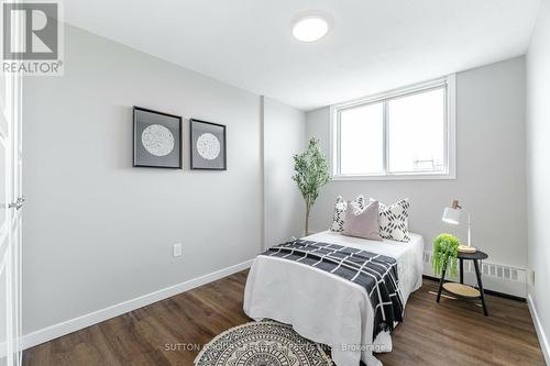 Ph-2 - 1100 Caven Street, Mississauga, ON - Indoor Photo Showing Bedroom