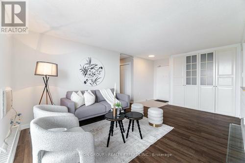 Ph-2 - 1100 Caven Street, Mississauga, ON - Indoor Photo Showing Living Room