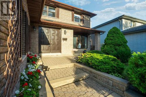 569 Prestwick Drive, Oshawa (Mclaughlin), ON - Outdoor