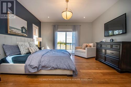 115 Hall Drive, Galway-Cavendish And Harvey, ON - Indoor Photo Showing Bedroom