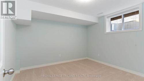 112 Peach Tree Boulevard, St. Thomas, ON - Indoor Photo Showing Other Room