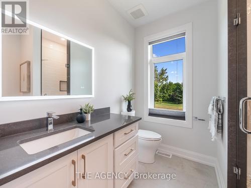 1514 Centre Road, Hamilton, ON - Indoor Photo Showing Bathroom