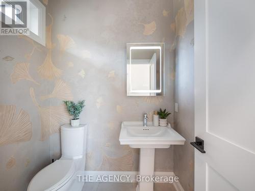 1514 Centre Road, Hamilton, ON - Indoor Photo Showing Bathroom